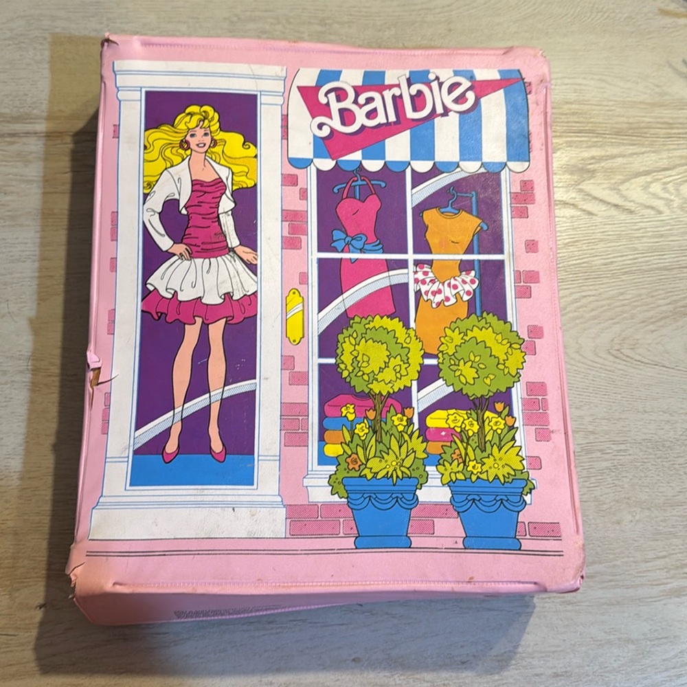 Vintage 1980s Barbie doll carrying case closet pink vinyl